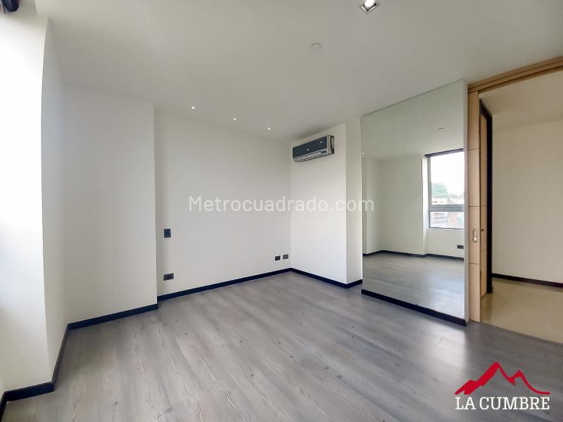2BR Apartment for Rent in El Poblado-Castropol with 2 Covered Parking - 9