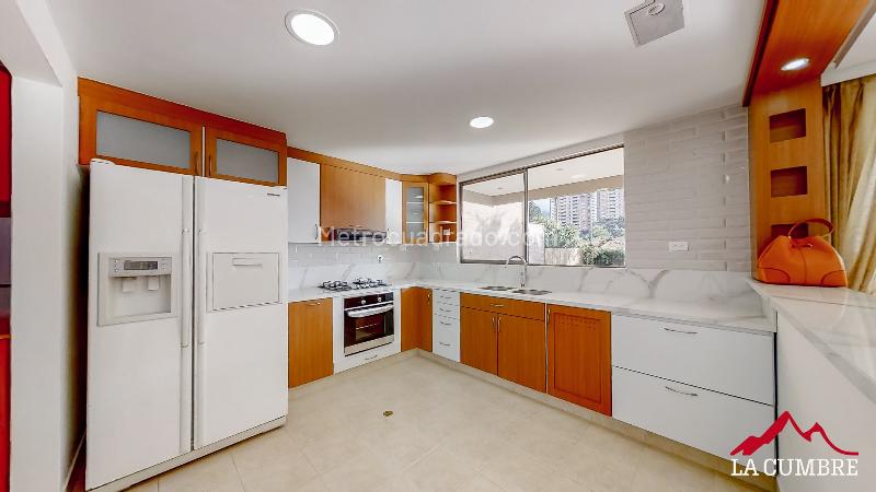 3BR House with Pool in El Poblado La Calera - 6