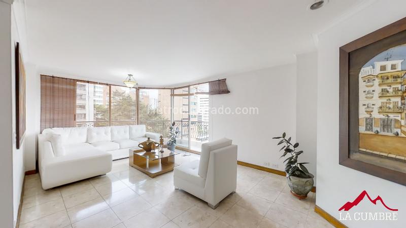 Spacious 3BR Apartment with 4 Baths in El Poblado Loma de Los Parra - 3