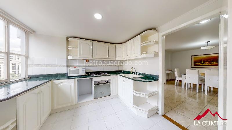 Spacious 3BR Apartment with 4 Baths in El Poblado Loma de Los Parra - 4