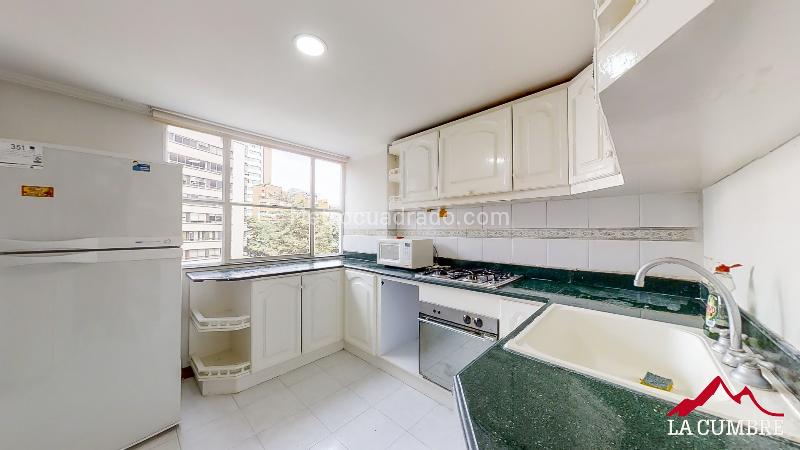 Spacious 3BR Apartment with 4 Baths in El Poblado Loma de Los Parra - 5