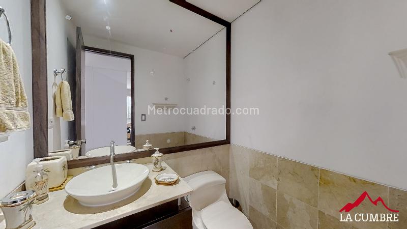 Apartamento Amoblado de 3 Alcobas con Estudio en La Calera - 9