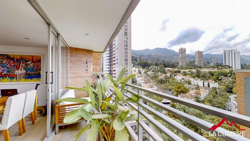 2BR Apartment with 2 Baths and Double Covered Parking in El Poblado El Tesoro - 2