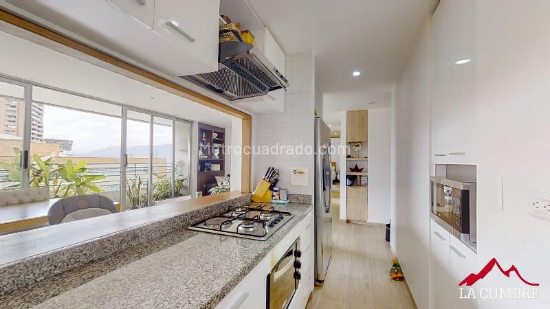 2BR Apartment with 2 Baths and Double Covered Parking in El Poblado El Tesoro - 4