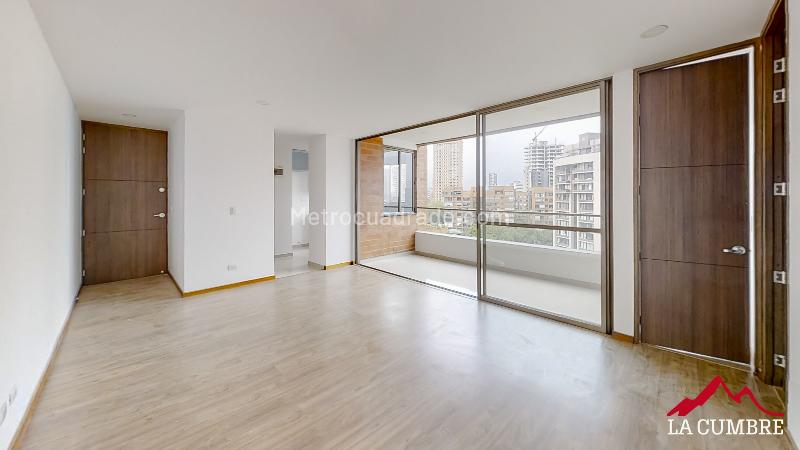 2BR Apartment with Double Covered Parking in El Poblado Los Balsos