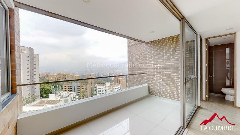 2BR Apartment with Double Covered Parking in El Poblado Los Balsos - 2