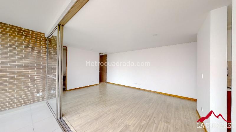 2BR Apartment with Double Covered Parking in El Poblado Los Balsos - 4