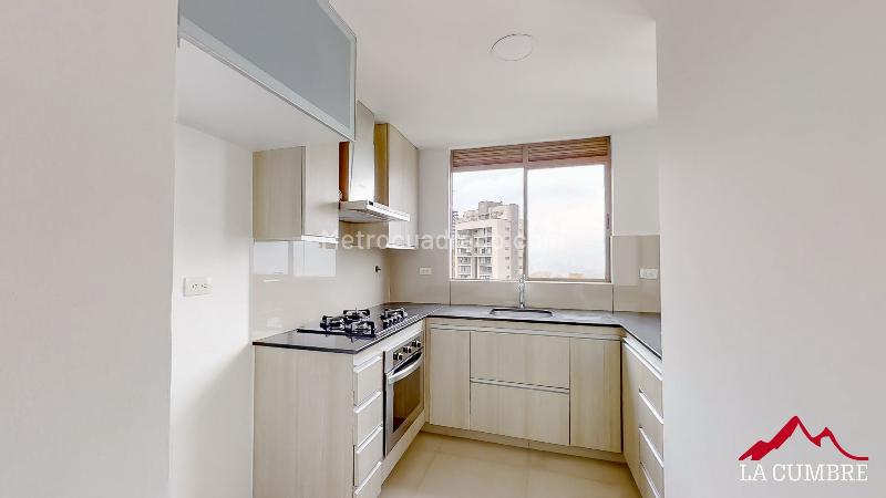 2BR Apartment with Double Covered Parking in El Poblado Los Balsos - 5