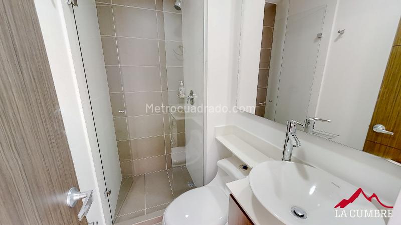 2BR Apartment with Double Covered Parking in El Poblado Los Balsos - 8