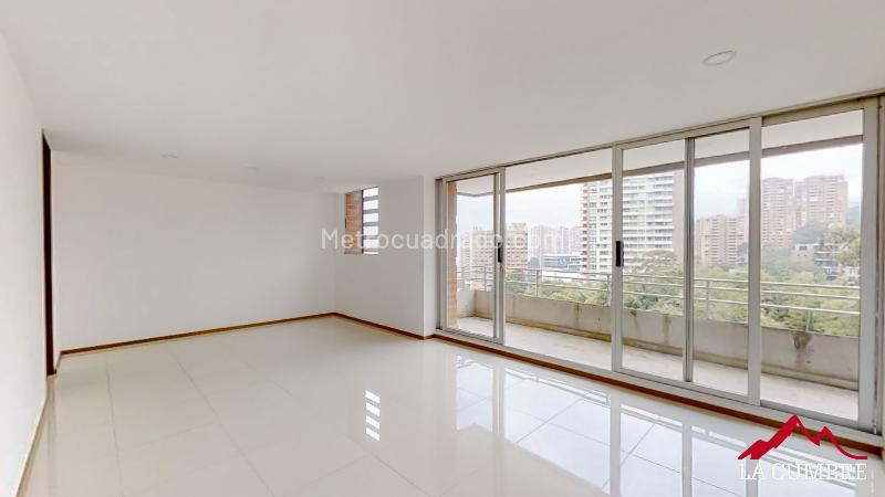 3BR Apartment for Rent in El Poblado (El Tesoro) with Double Covered Parking