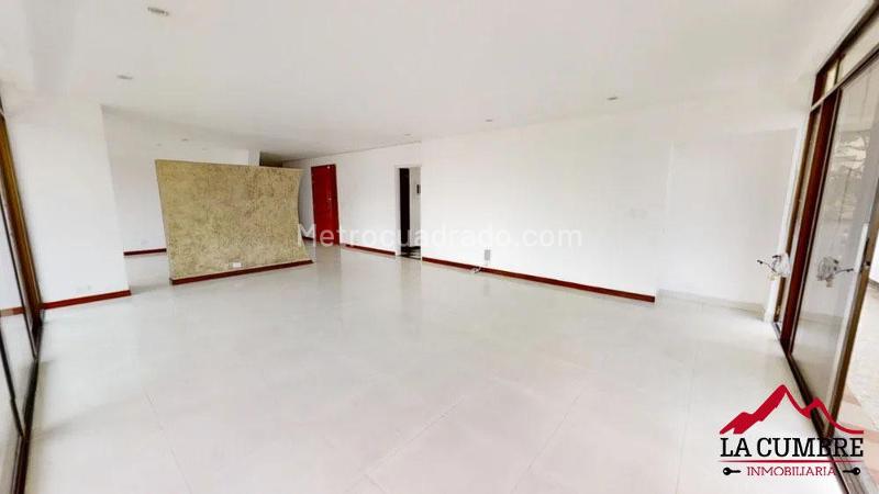 Apartamento Elegante de 3 Alcobas en Loma de Los Balsos - 4