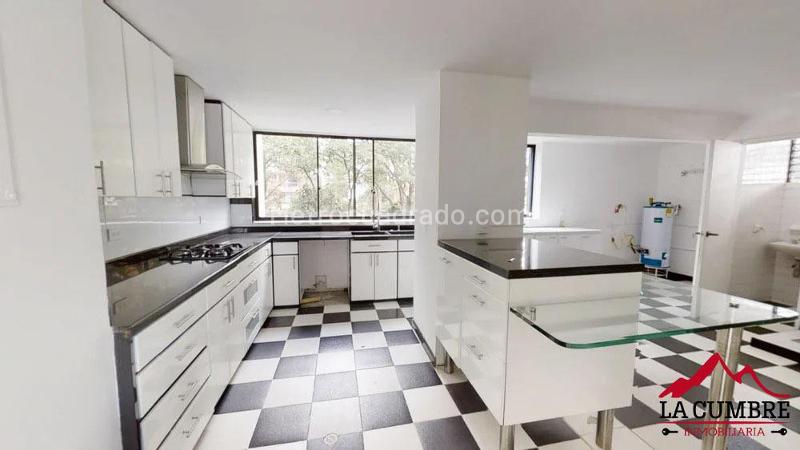 Apartamento Elegante de 3 Alcobas en Loma de Los Balsos - 5
