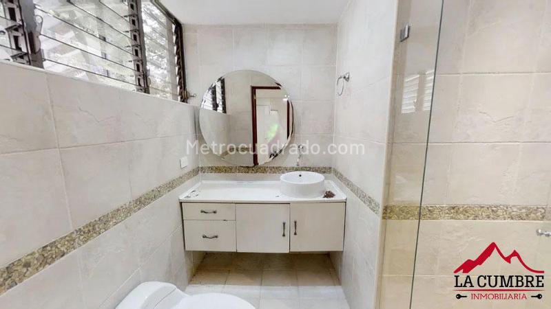 Apartamento Elegante de 3 Alcobas en Loma de Los Balsos - 7