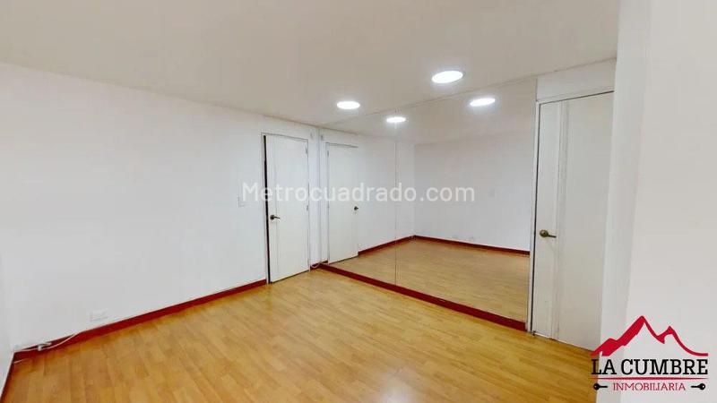 Apartamento Elegante de 3 Alcobas en Loma de Los Balsos - 8
