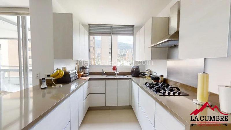 Furnished 3BR Apartment in Loma de los Parra (El Poblado) - 4