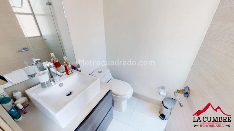 Furnished 3BR Apartment in Loma de los Parra (El Poblado) - 6
