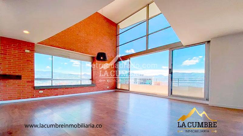 Apartamento Dúplex de 3 Alcobas en El Tesoro, El Poblado - 2