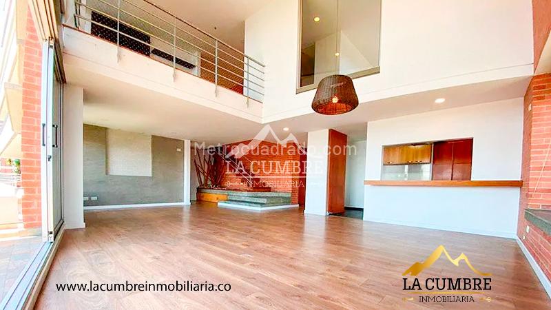 Apartamento Dúplex de 3 Alcobas en El Tesoro, El Poblado