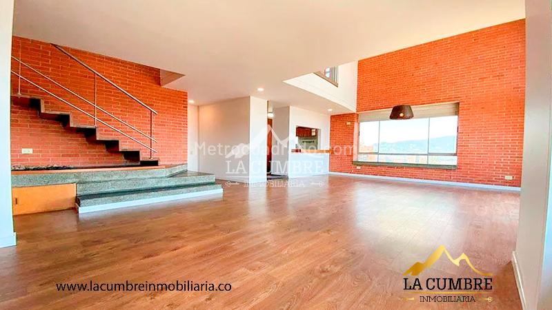 Apartamento Dúplex de 3 Alcobas en El Tesoro, El Poblado - 4