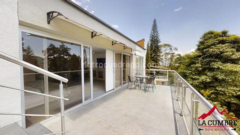 Casa Amoblada de 5 Alcobas para Alquiler en El Poblado Tesoro - 2