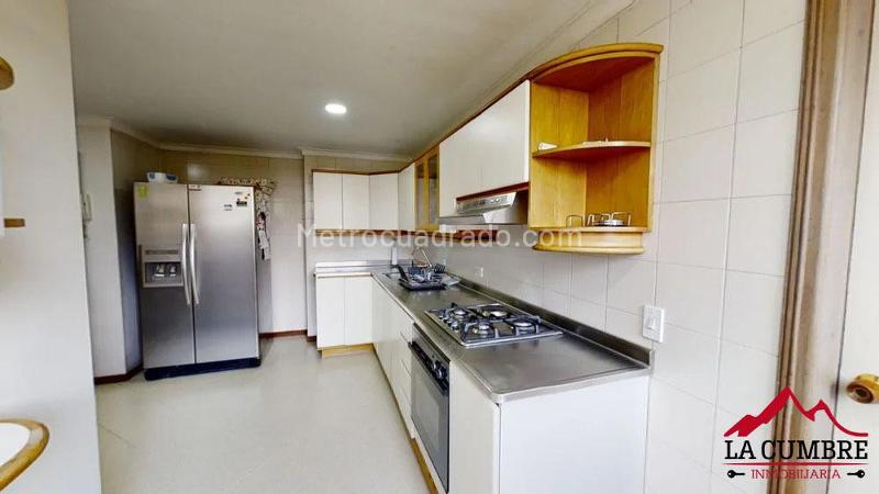 Apartamento Amoblado de 3 Alcobas en Loma El Campestre - 3