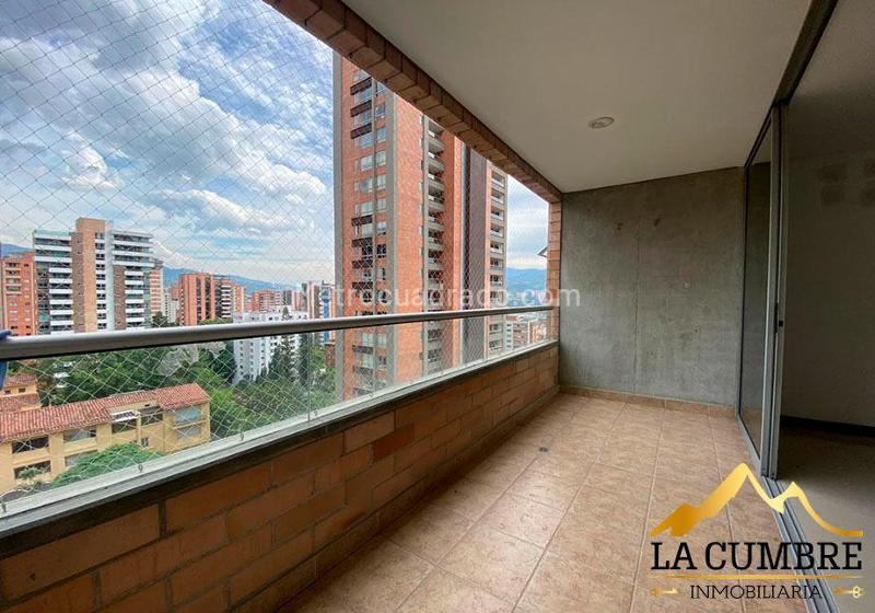 Apartamento de 3 Alcobas en Castropol con Doble Parqueadero Cubierto - 2