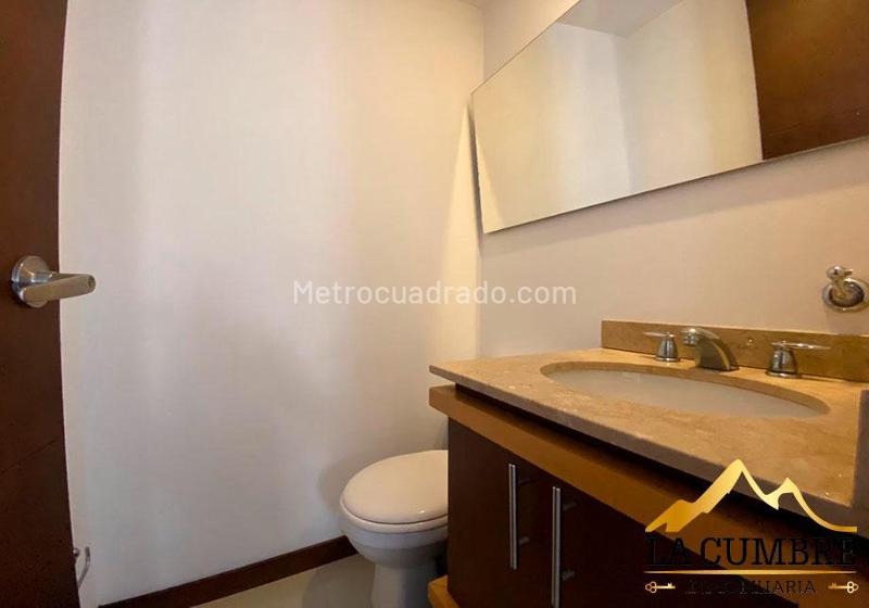 Apartamento de 3 Alcobas en Castropol con Doble Parqueadero Cubierto - 5