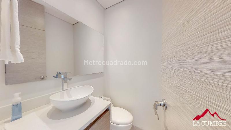 Modern 3BR Apartment in El Poblado Provenza - 9