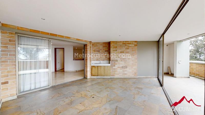 Apartamento Amplio de 3 Alcobas en Loma El Campestre - 8