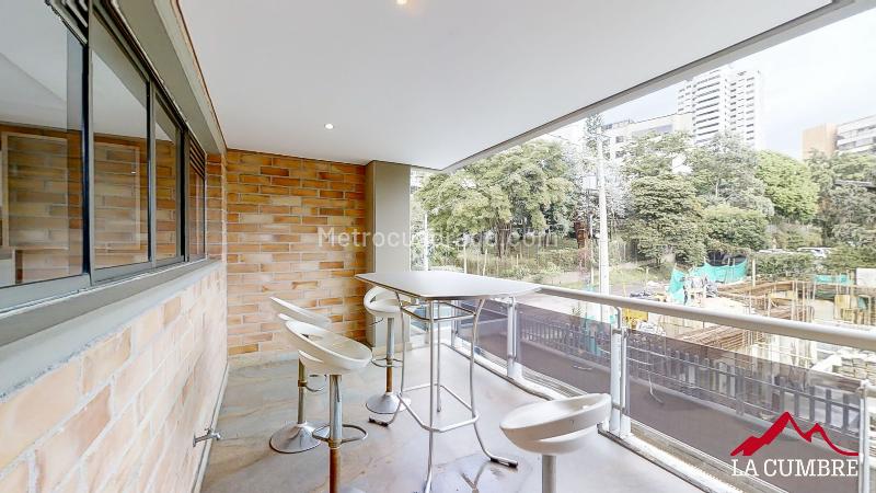 Apartamento Amplio de 3 Alcobas en Loma El Campestre - 9