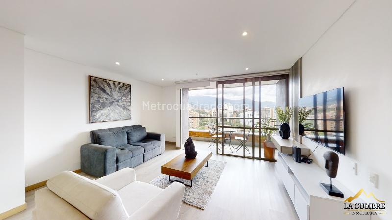 Furnished 1BR Studio Apartment with 2 Baths in El Poblado Los Balsos