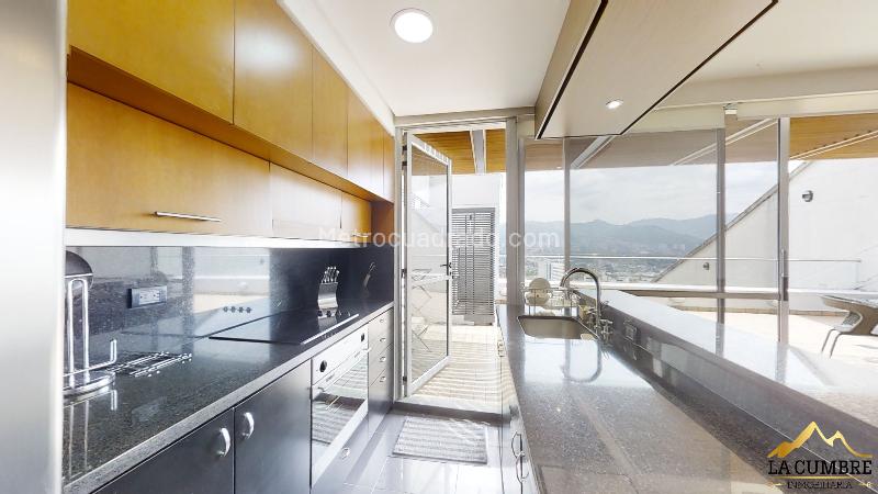 Furnished 2BR Apartment in El Poblado Loma de Los Parra - 6