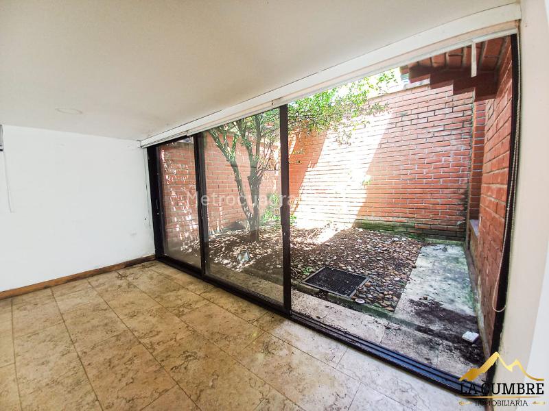 Charming 3BR House in El Poblado Loma de Los Parra - 2