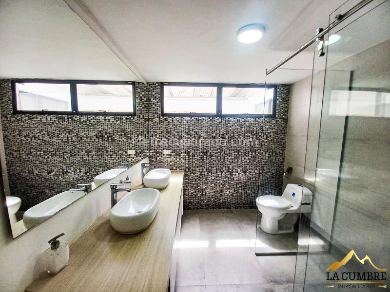 Charming 3BR House in El Poblado Loma de Los Parra - 9