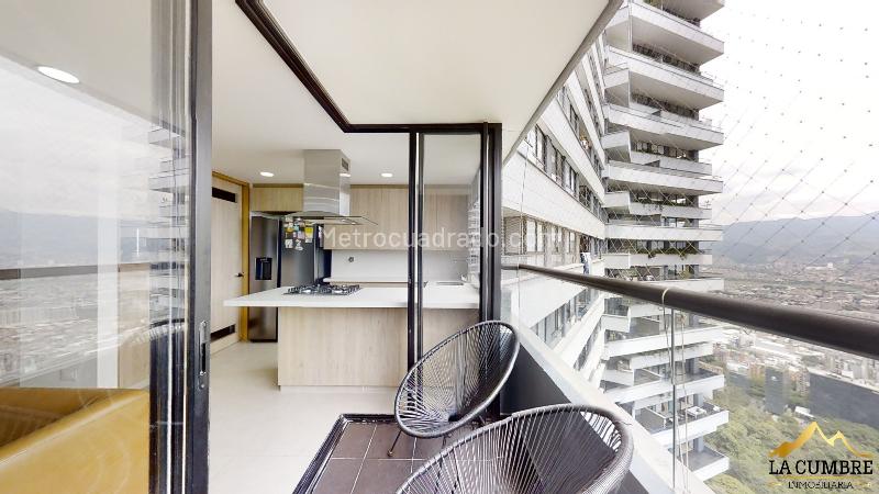 Spacious 3BR Apartment in El Poblado Las Palmas - 2