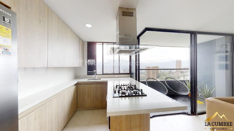 Spacious 3BR Apartment in El Poblado Las Palmas - 4