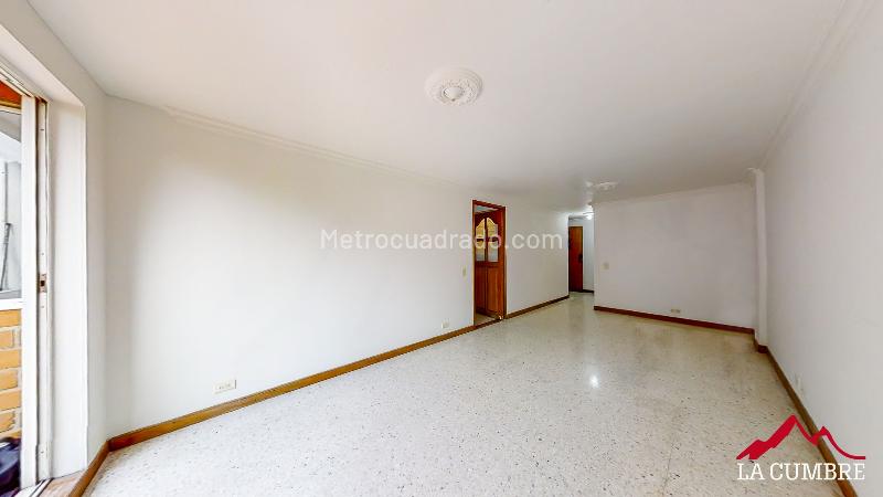 Modern 3BR House in El Poblado Castropol - 3