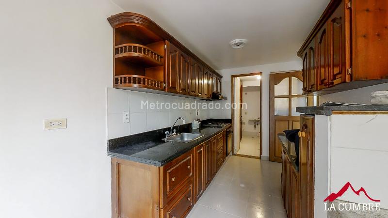 Modern 3BR House in El Poblado Castropol - 4