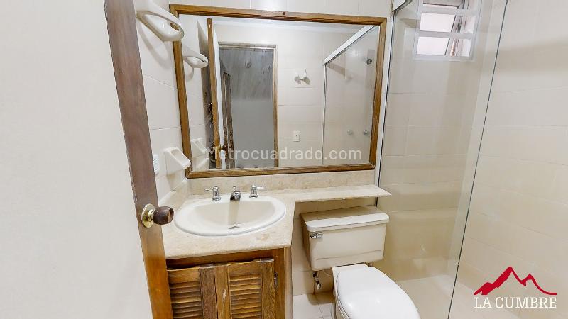 Modern 3BR House in El Poblado Castropol - 7