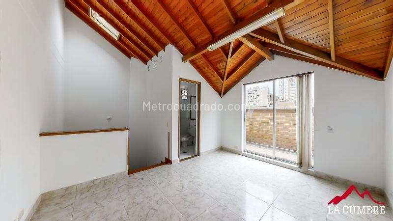 Modern 3BR House in El Poblado Castropol - 9