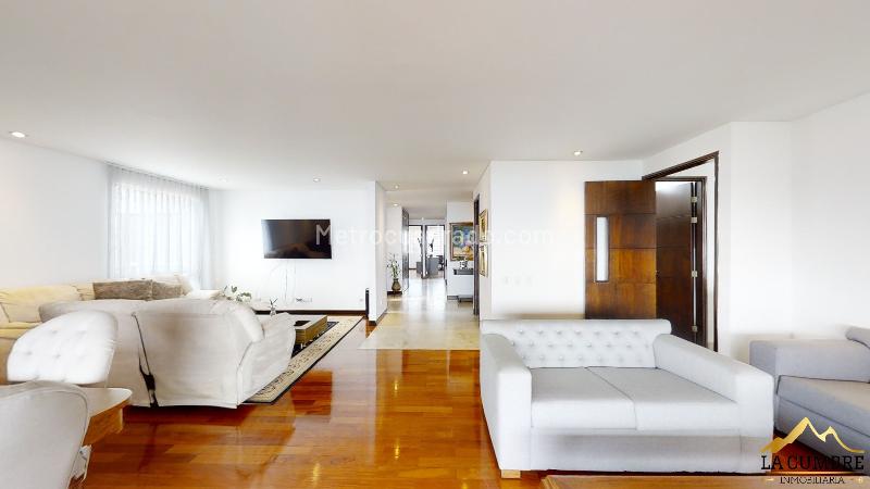 Furnished 3BR Apartment with Gym in El Poblado La Calera - 3