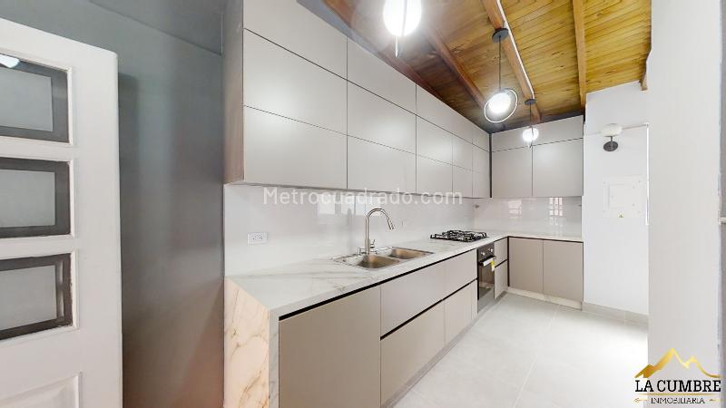 Spacious 4BR Apartment in El Poblado El Tesoro - 9