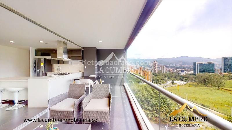 Furnished 2BR Apartment with 2 Baths in El Poblado (Los Balsos) - 3