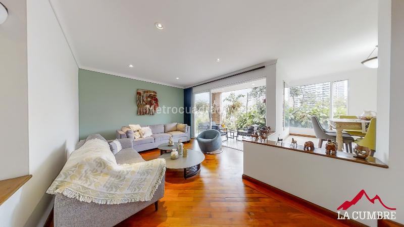 Casa con cuarto de servicio y seguridad 24/7 en Loma Padre Marianito - 6