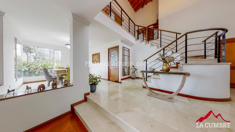 Casa con cuarto de servicio y seguridad 24/7 en Loma Padre Marianito - 7