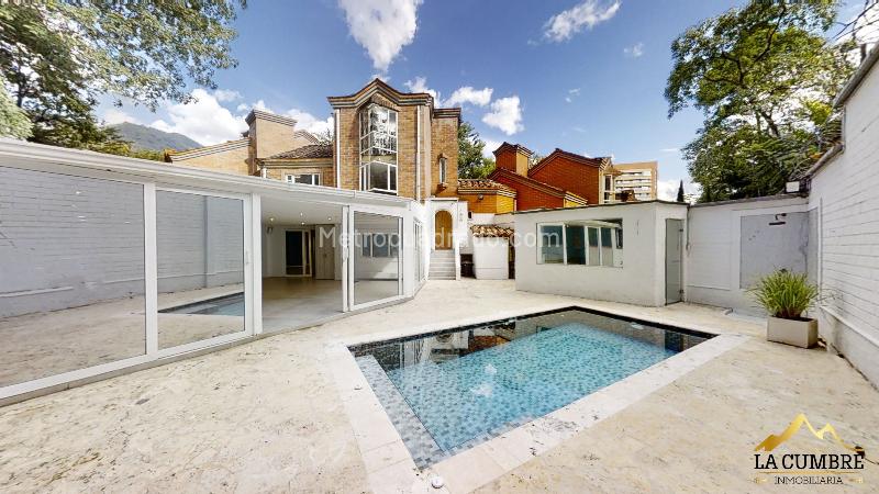 Spacious 4BR House with Pool in El Poblado San Lucas