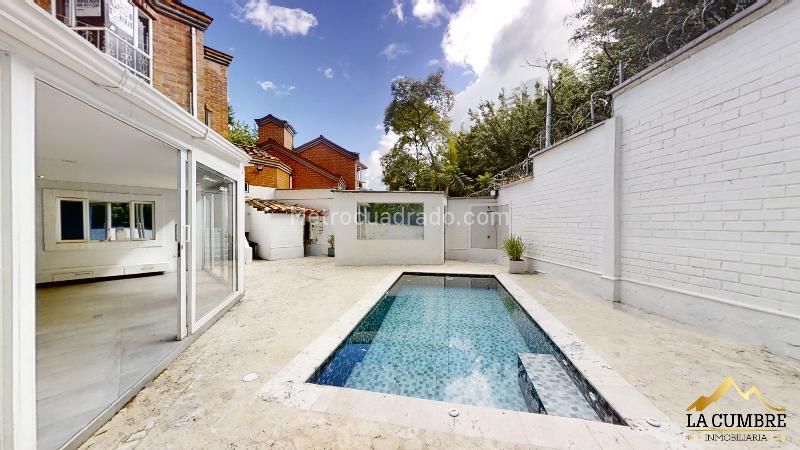 Spacious 4BR House with Pool in El Poblado San Lucas - 2