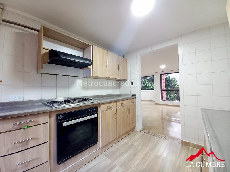 4BR Apartment with Covered Parking in Los Balsos, El Poblado - 5