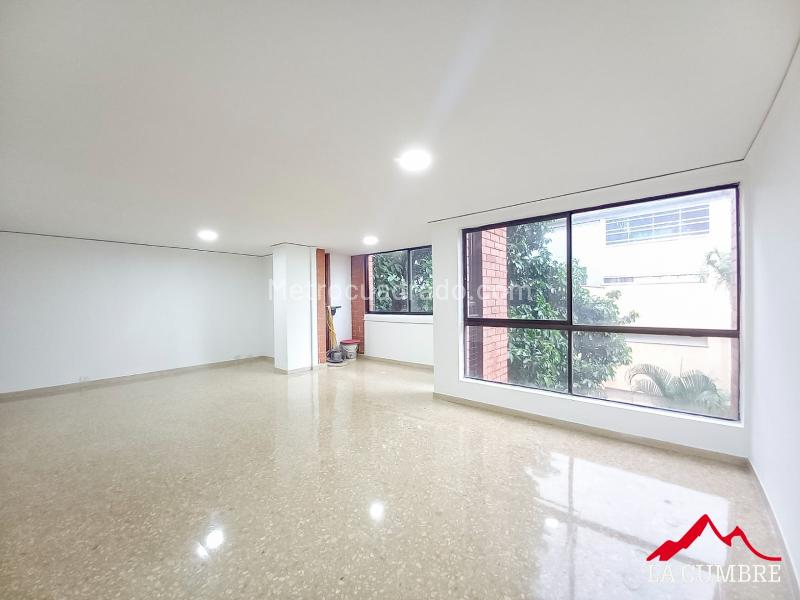 4BR Apartment with Covered Parking in Los Balsos, El Poblado - 6