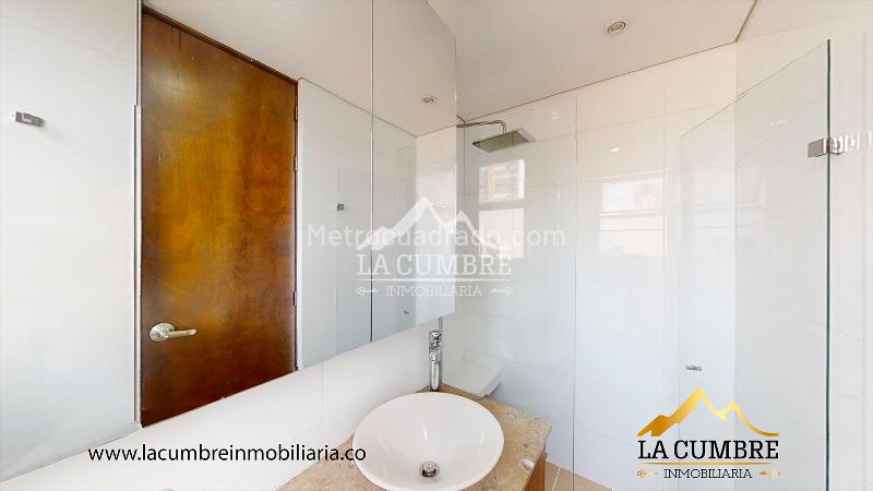 Stylish 3BR Apartment with Amenities in El Poblado - 8